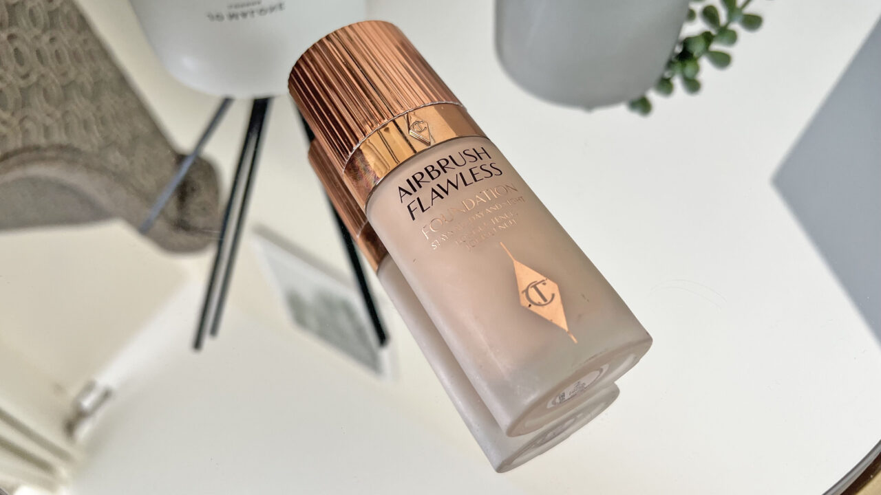 Charlotte Tilbury Airbrush Flawless foundation reviews