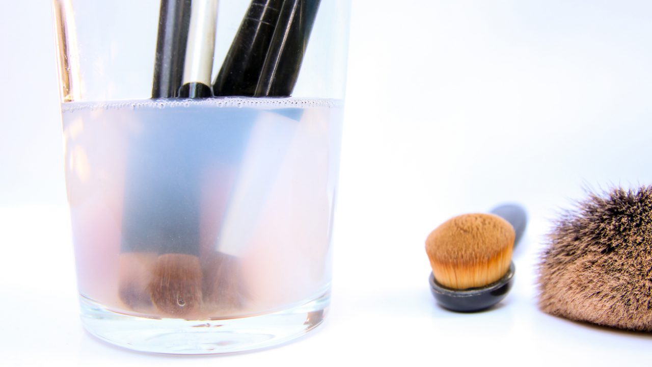 How to clean makeup brushes