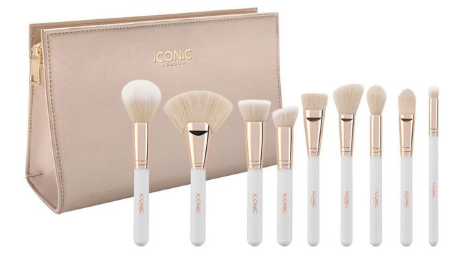 Iconic Complete Face Set makeup brush