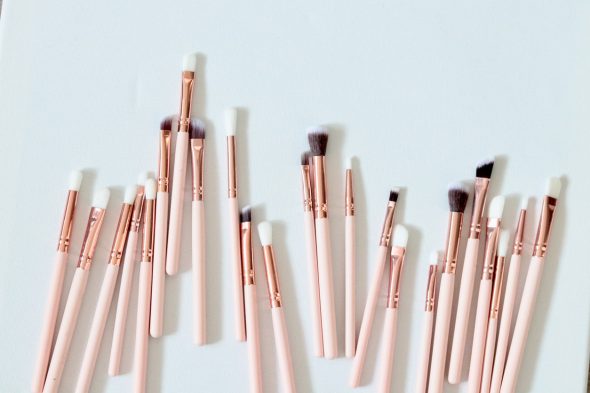 Natural vs. synthetic makeup brushes: What’s the difference 