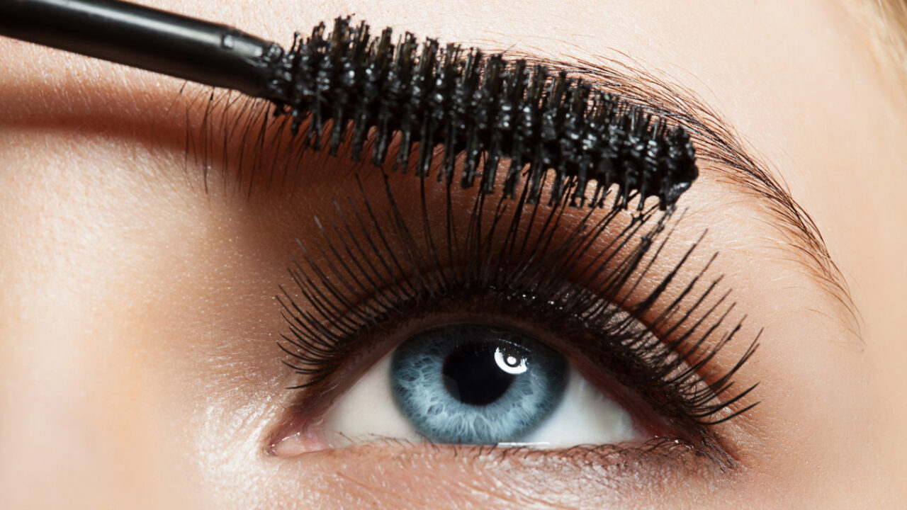 Waterproof-mascara-how-it-works-and-how-to-get-it-off